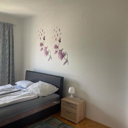 Kristina Apartments Tivat Extérieur photo