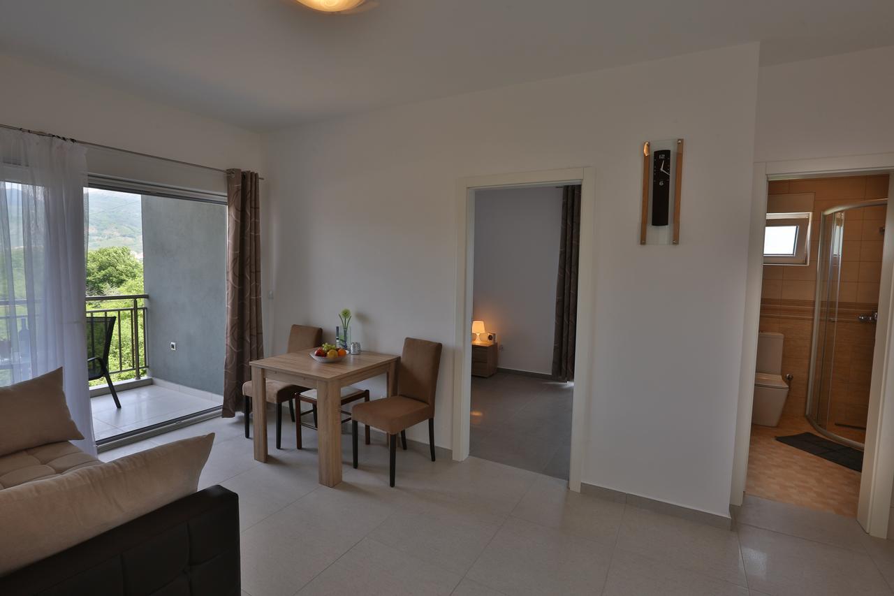 Kristina Apartments Tivat Extérieur photo