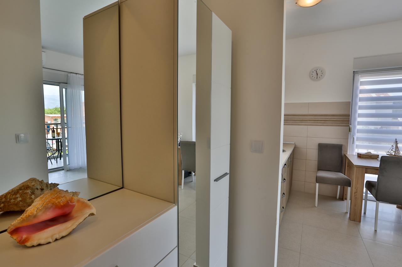 Kristina Apartments Tivat Extérieur photo