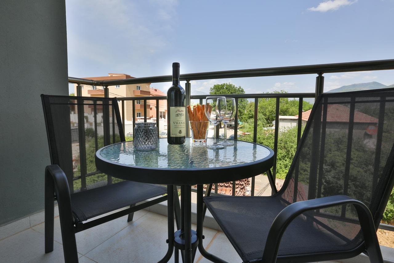 Kristina Apartments Tivat Extérieur photo