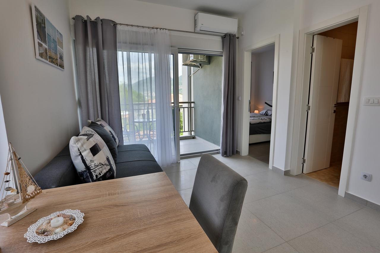 Kristina Apartments Tivat Extérieur photo