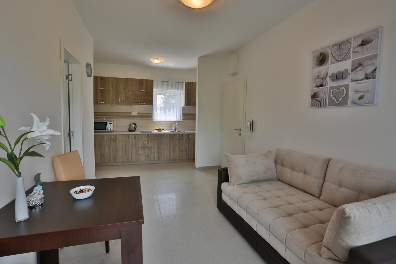 Kristina Apartments Tivat Extérieur photo