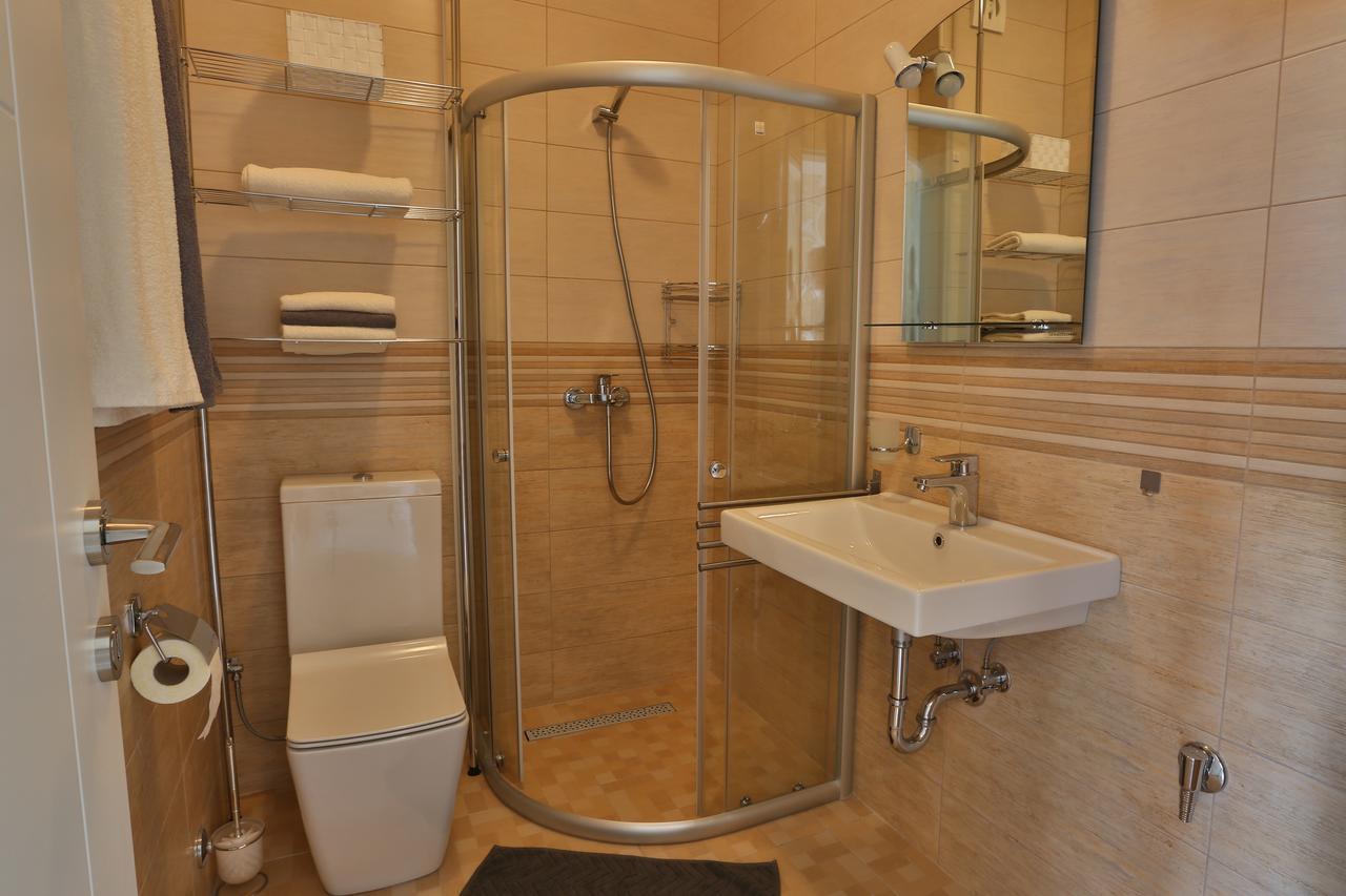Kristina Apartments Tivat Extérieur photo