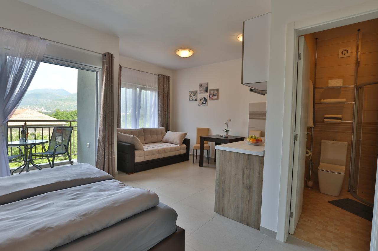 Kristina Apartments Tivat Extérieur photo