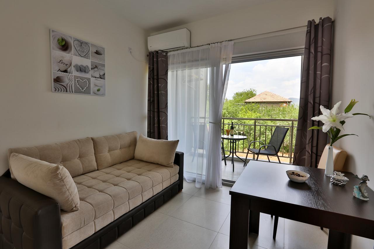 Kristina Apartments Tivat Extérieur photo