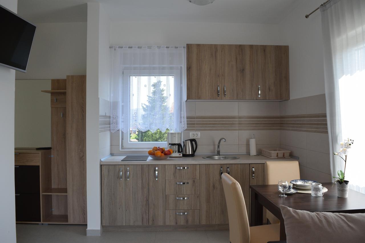 Kristina Apartments Tivat Extérieur photo