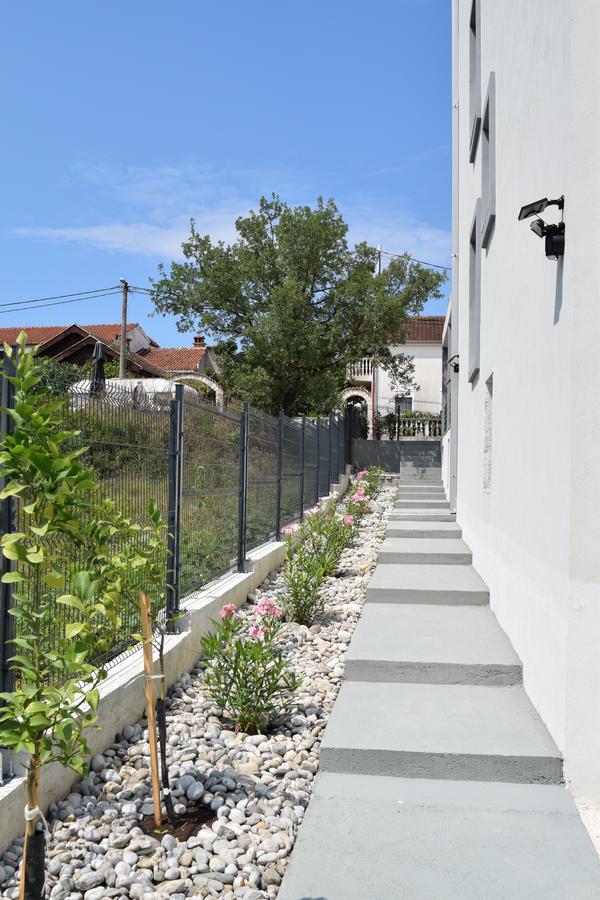 Kristina Apartments Tivat Extérieur photo